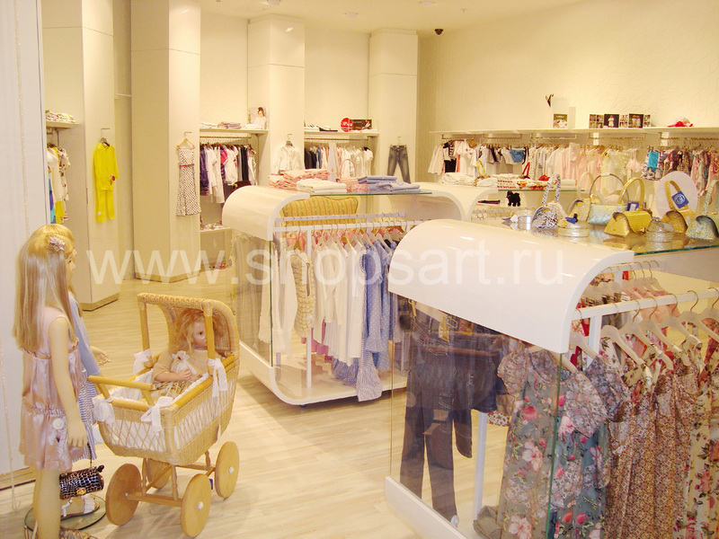Фотографии сделанные после открытия детского магазина. 11