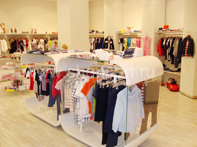 Фотографии сделанные после открытия детского магазина. 12