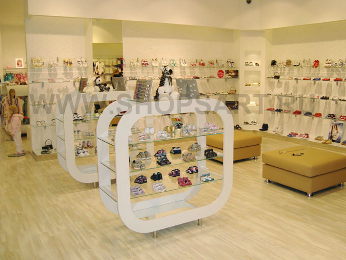 Фотографии сделанные после открытия детского магазина. 13