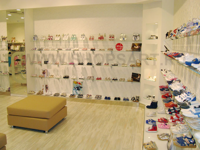 Фотографии сделанные после открытия детского магазина. 14