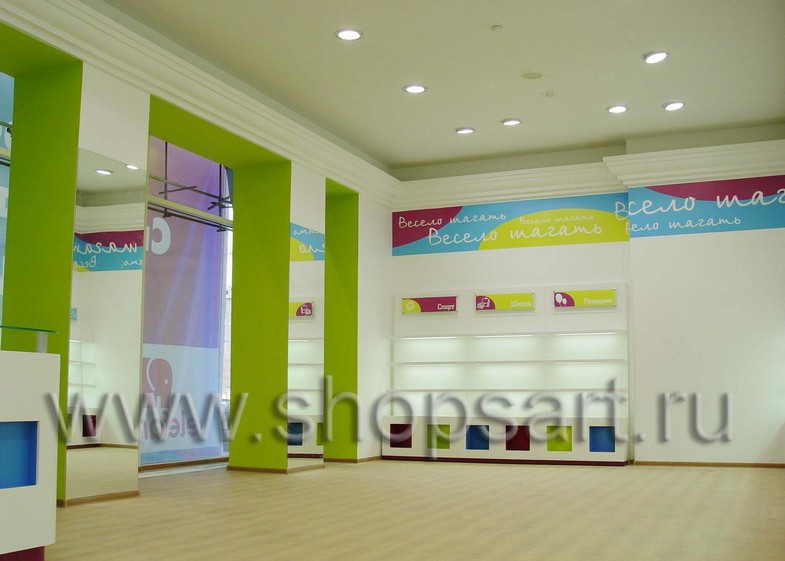 Фотографии открытого детского магазина обуви “Весело шагать” в г. Санкт-Петербург на основе коллекции “КАРАМЕЛЬ”