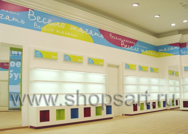 Фотографии открытого детского магазина обуви “Весело шагать” в г. Санкт-Петербург на основе коллекции “КАРАМЕЛЬ”