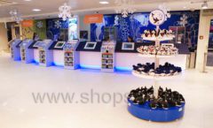 Торговое оборудование магазина сувениров Москвариум ВДНХ БРЕНДОВЫЕ СТЕЛЛАЖИ Фото 01