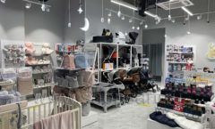 Торговое оборудование детского магазина Dear Baby Москва ТРЦ Ривьера БЕЛАЯ КЛАССИКА Фото 01